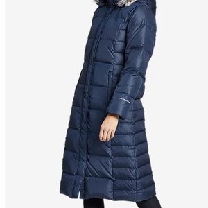 VEUC Eddie Bauer Lodge Down Duffle coat. Size Petite Large